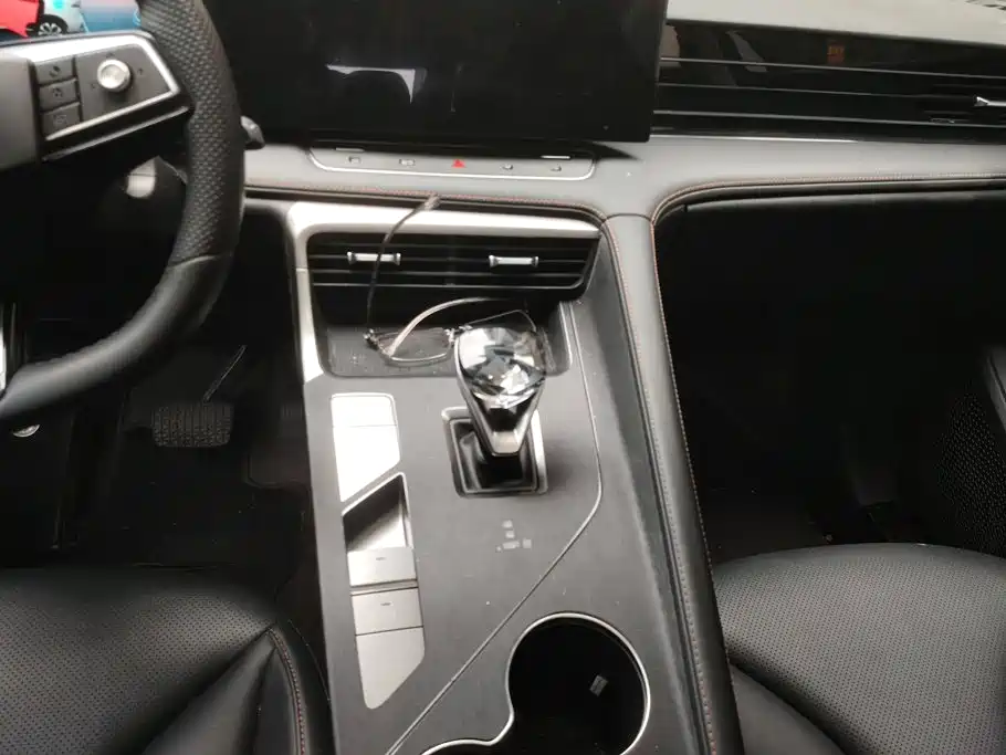 Roewe RX5 New Energy — миниатюра 16