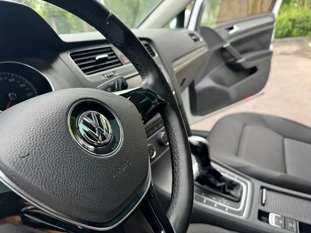 Volkswagen Golf — миниатюра 8
