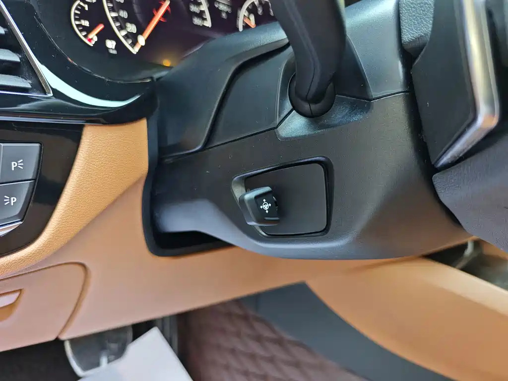 BMW 5 Series — миниатюра 20