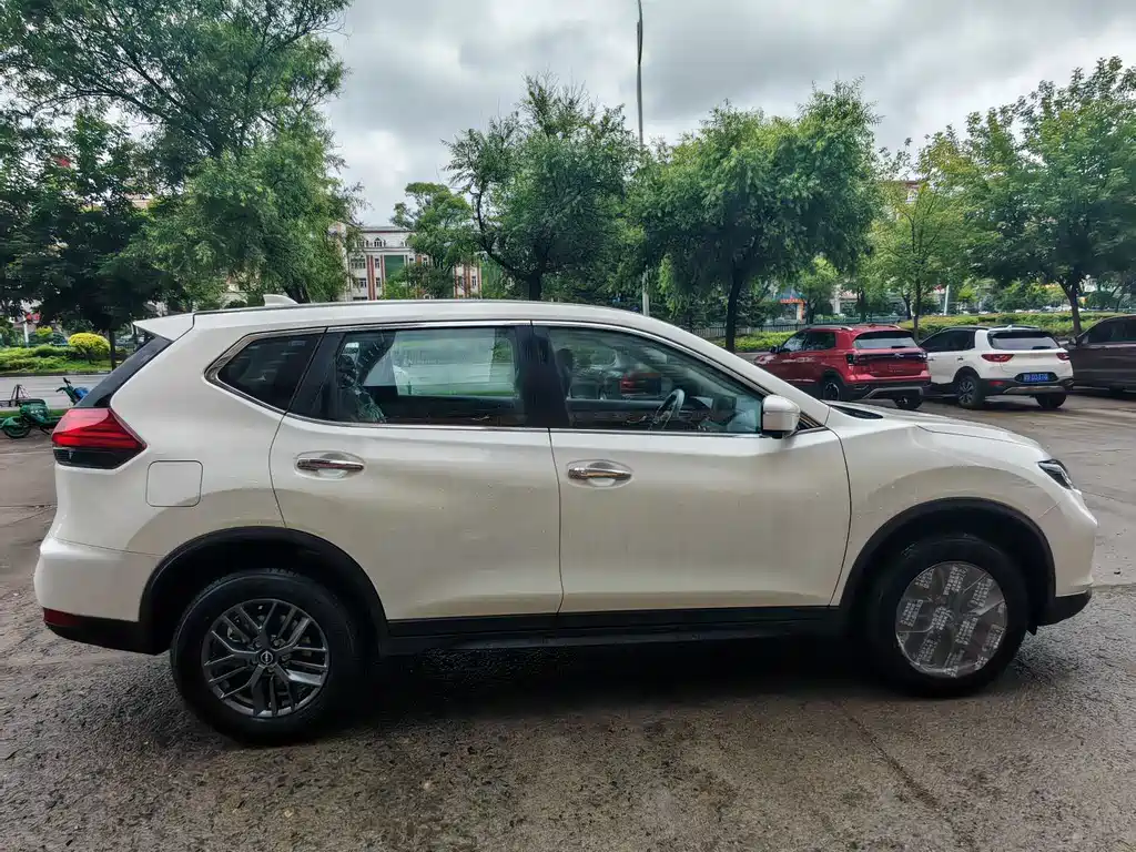 Nissan X-Trail 2025 2.0L Lead