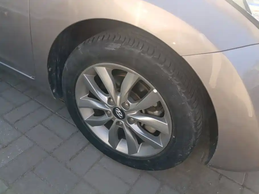 Hyundai Elantra Langdong — миниатюра 6