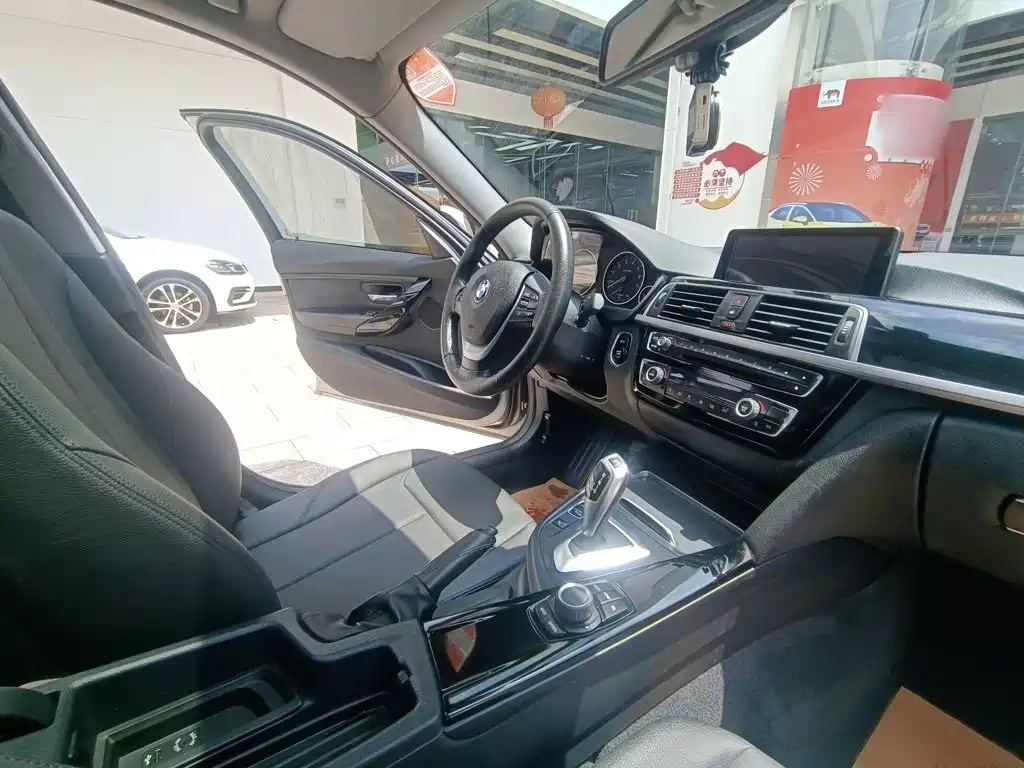 BMW 3 Series — миниатюра 2