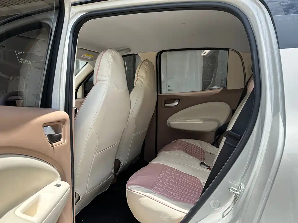 Wuling MINIEV — миниатюра 9