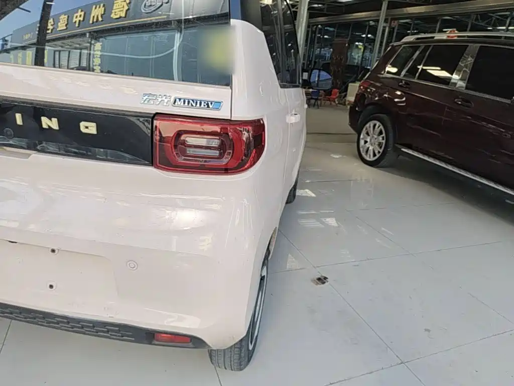 Wuling MINIEV — миниатюра 8