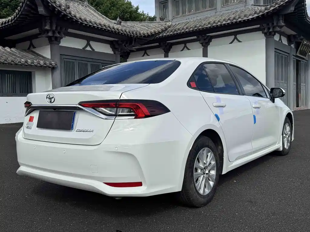 Toyota Corolla — миниатюра 6