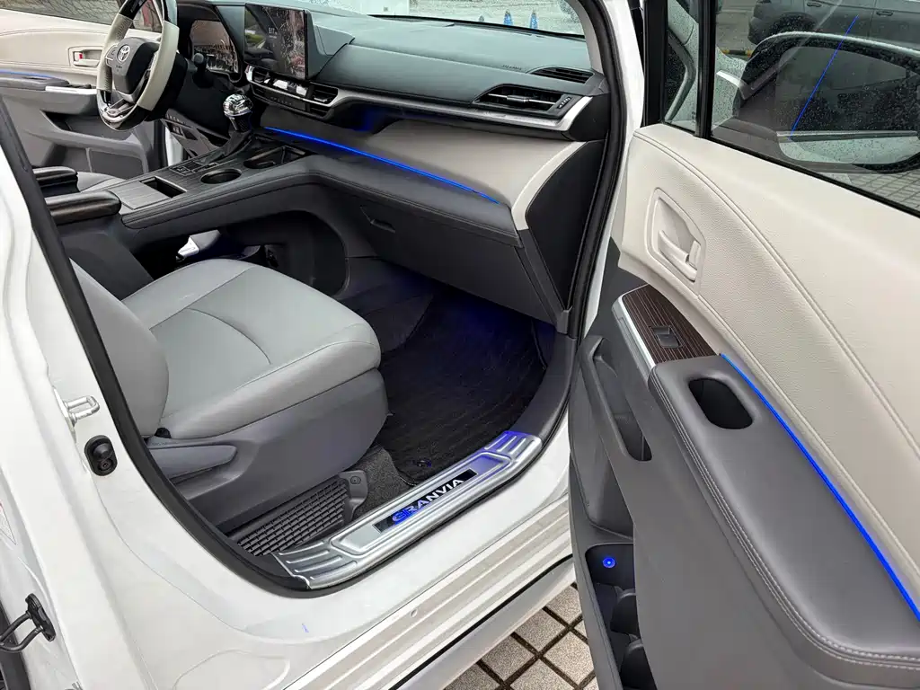 Toyota Granvia — миниатюра 22