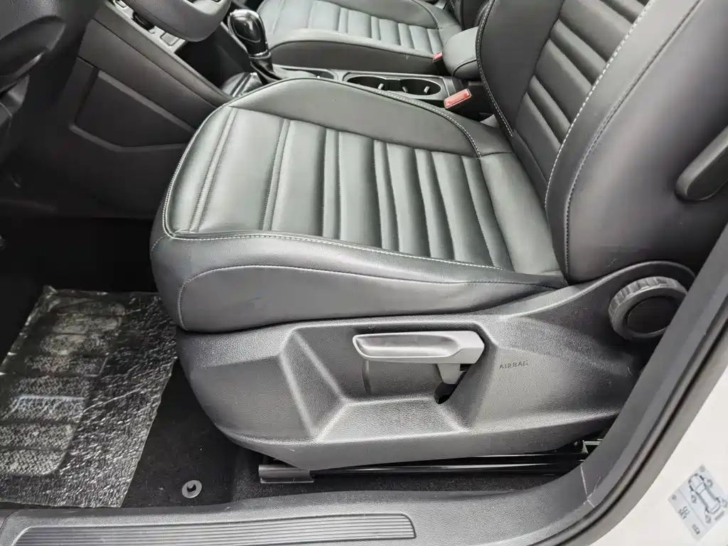 Volkswagen Touran — миниатюра 20