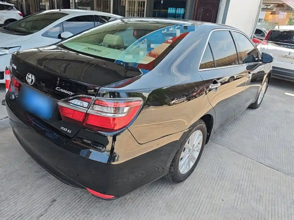 Toyota Camry — миниатюра 7