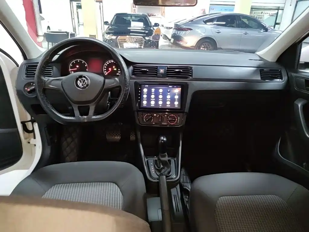 Volkswagen Santana — миниатюра 10