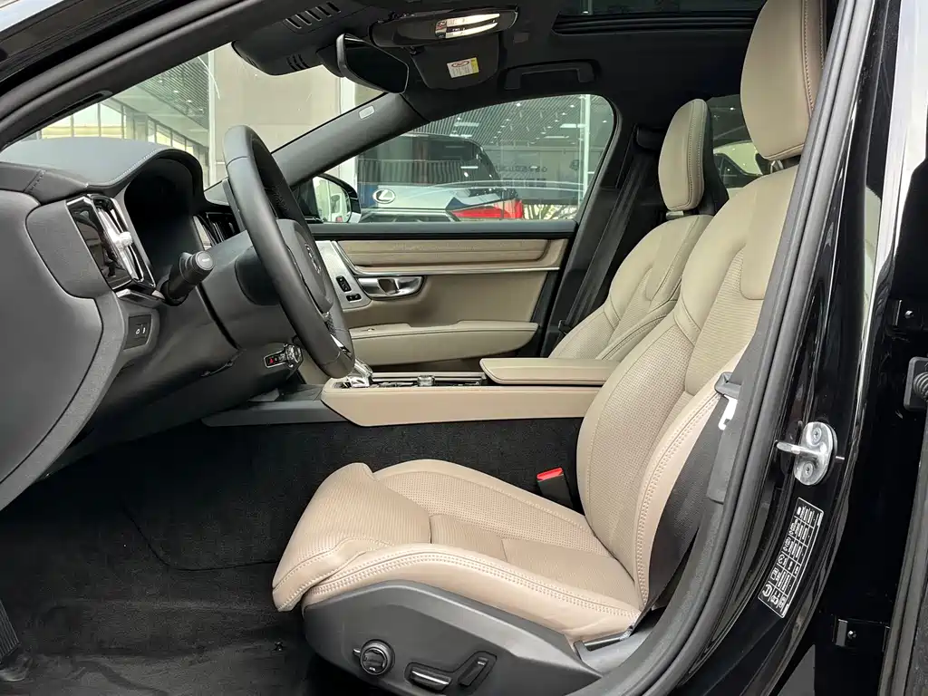 Volvo S90 PHEV — миниатюра 5