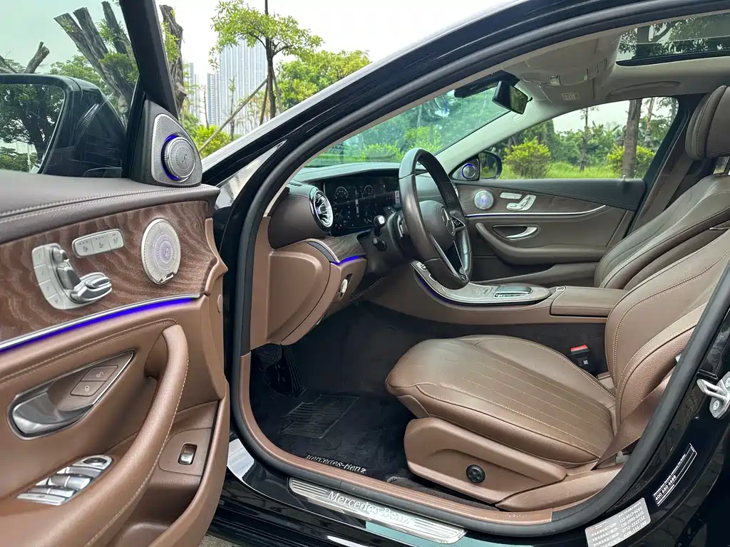 Mercedes-Benz E-Class — миниатюра 4