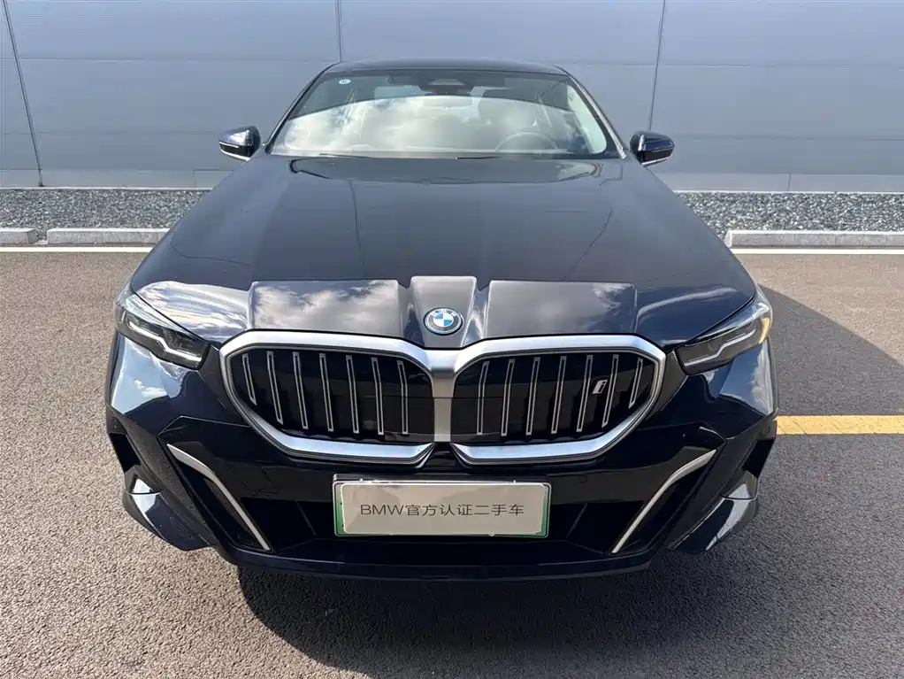 BMW I5