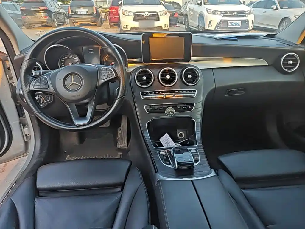 Mercedes-Benz C-Class — миниатюра 10