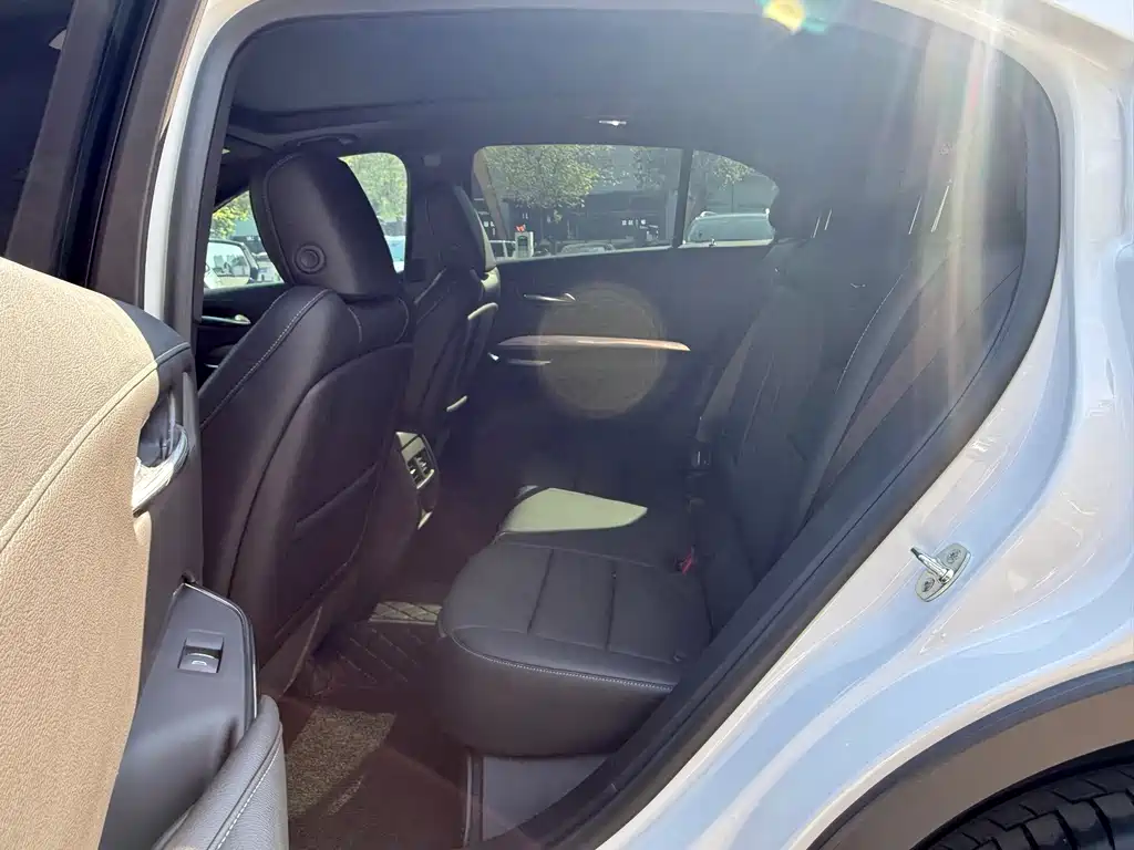 Cadillac XT4 — миниатюра 4