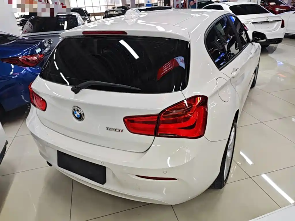 BMW 1 Series (Import) — миниатюра 7