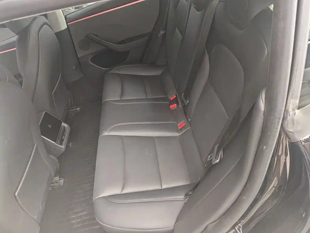 Tesla Model 3 — миниатюра 17