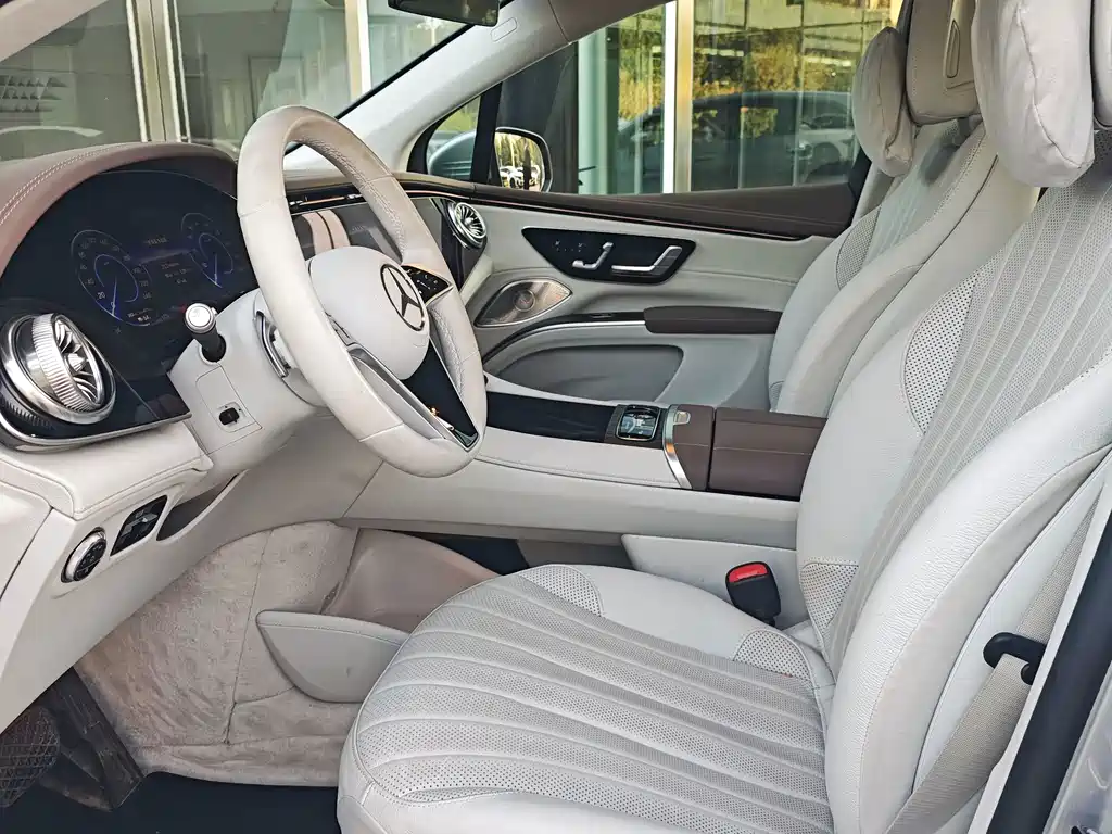 Mercedes-Benz EQS SUV — миниатюра 14