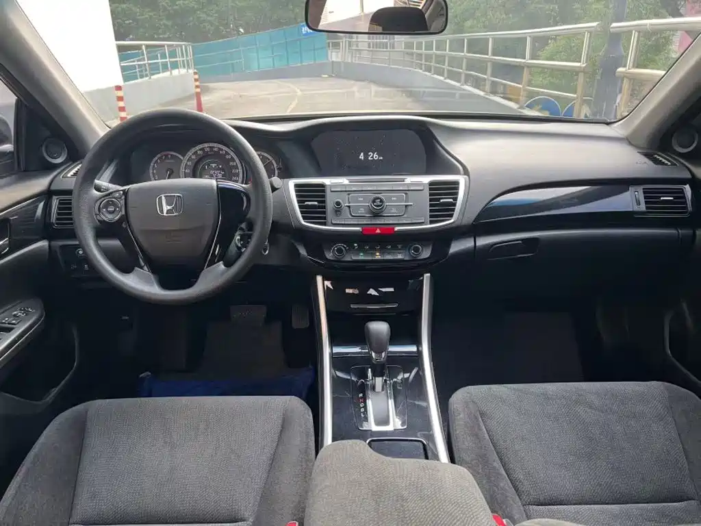 Honda Accord — миниатюра 15