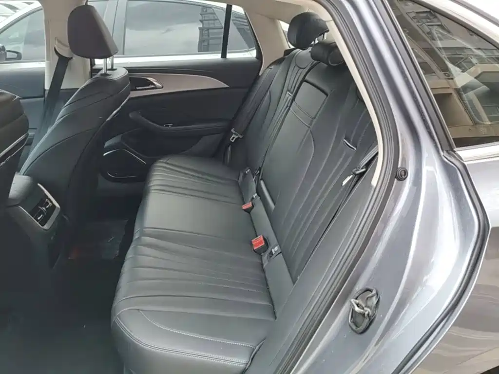 Hongqi Hongqi H5 — миниатюра 17