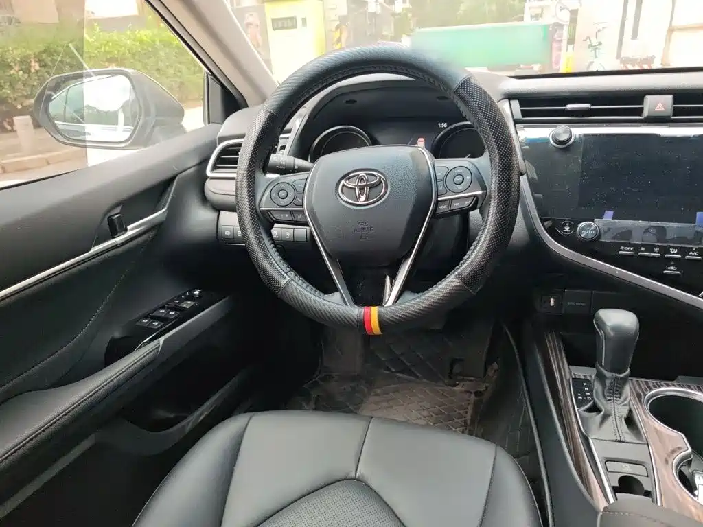Toyota Camry — миниатюра 6