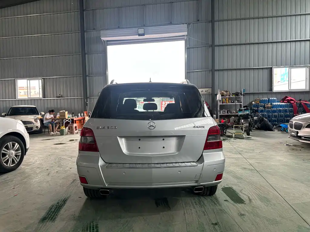Mercedes-Benz GLK-Class (Import) — миниатюра 8