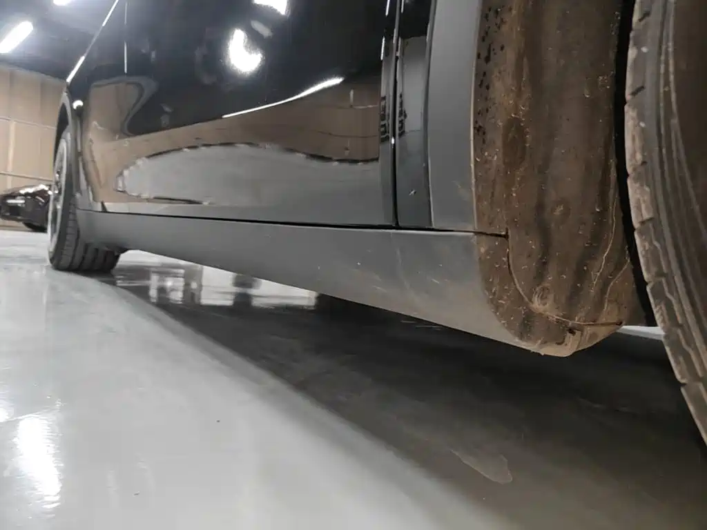 Tesla Model Y — миниатюра 21