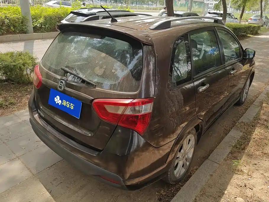 Suzuki Liana — миниатюра 3