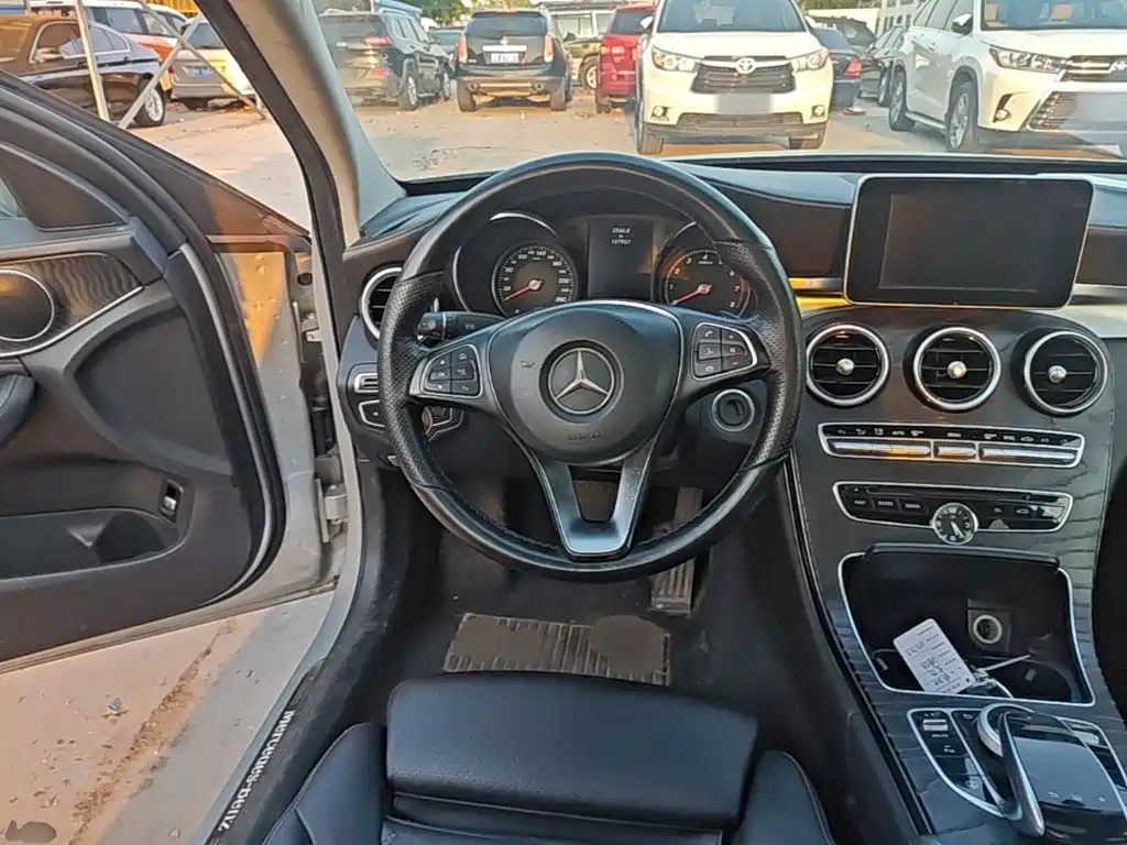 Mercedes-Benz C-Class — миниатюра 11