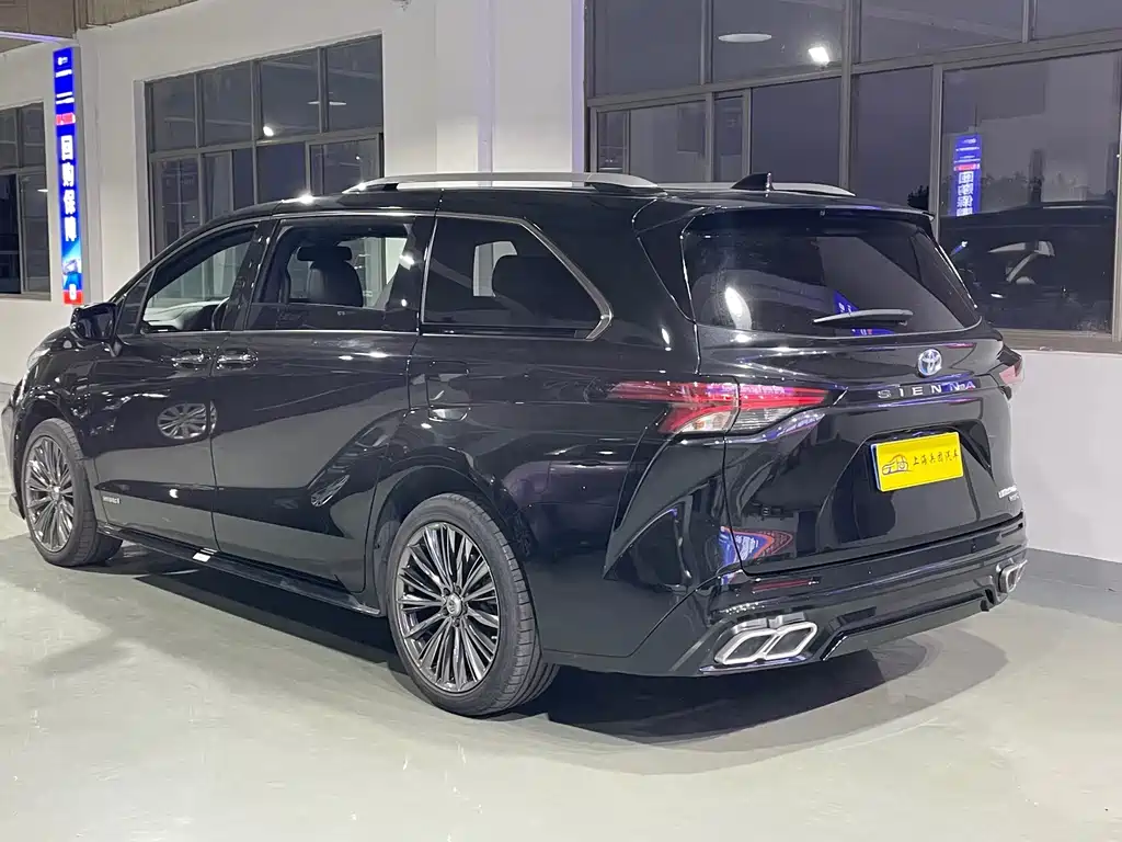 Toyota Sienna — миниатюра 4