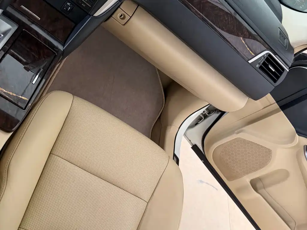 Toyota Camry — миниатюра 28