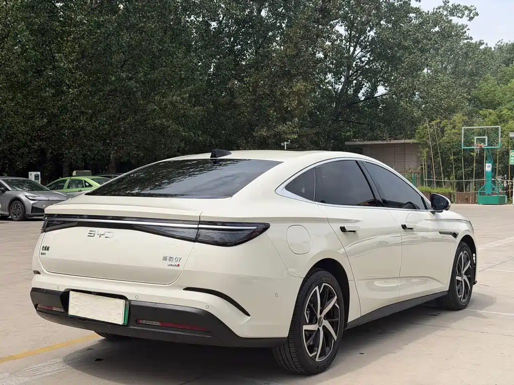 BYD Seal 07 DM-i — миниатюра 9