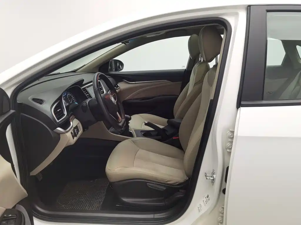 Buick Excelle — миниатюра 10