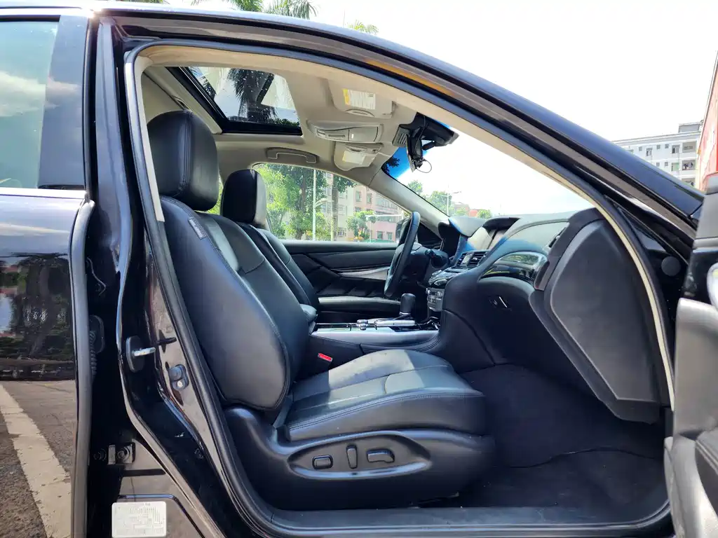 Infiniti Q70 — миниатюра 12