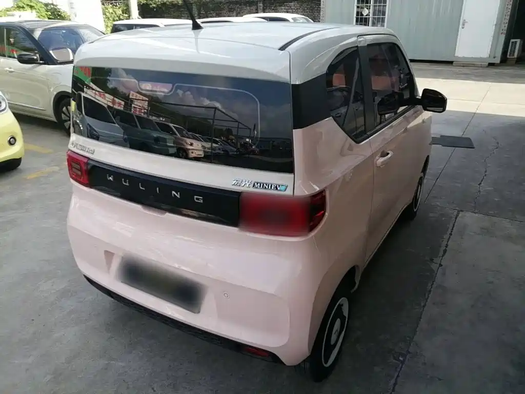Wuling MINIEV — миниатюра 7