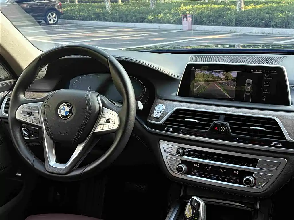 BMW 7 Series — миниатюра 15