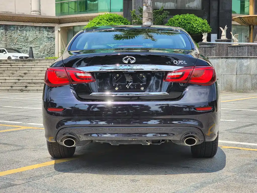 Infiniti Q70 — миниатюра 5