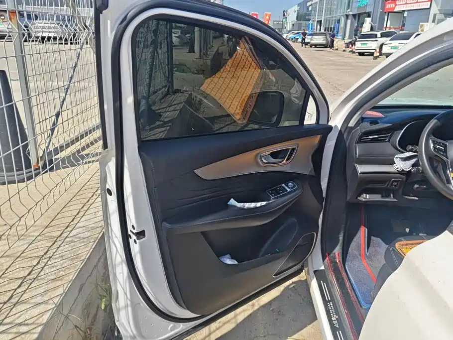 Roewe RX5 MAX — миниатюра 7
