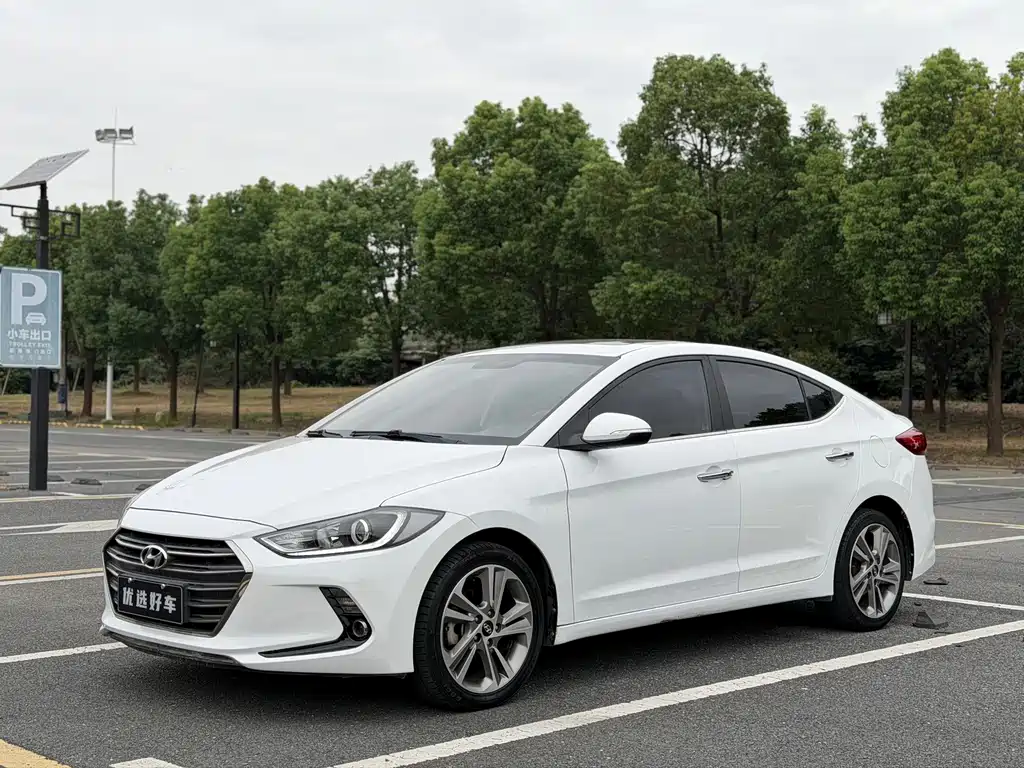 Hyundai Elantra — миниатюра 3
