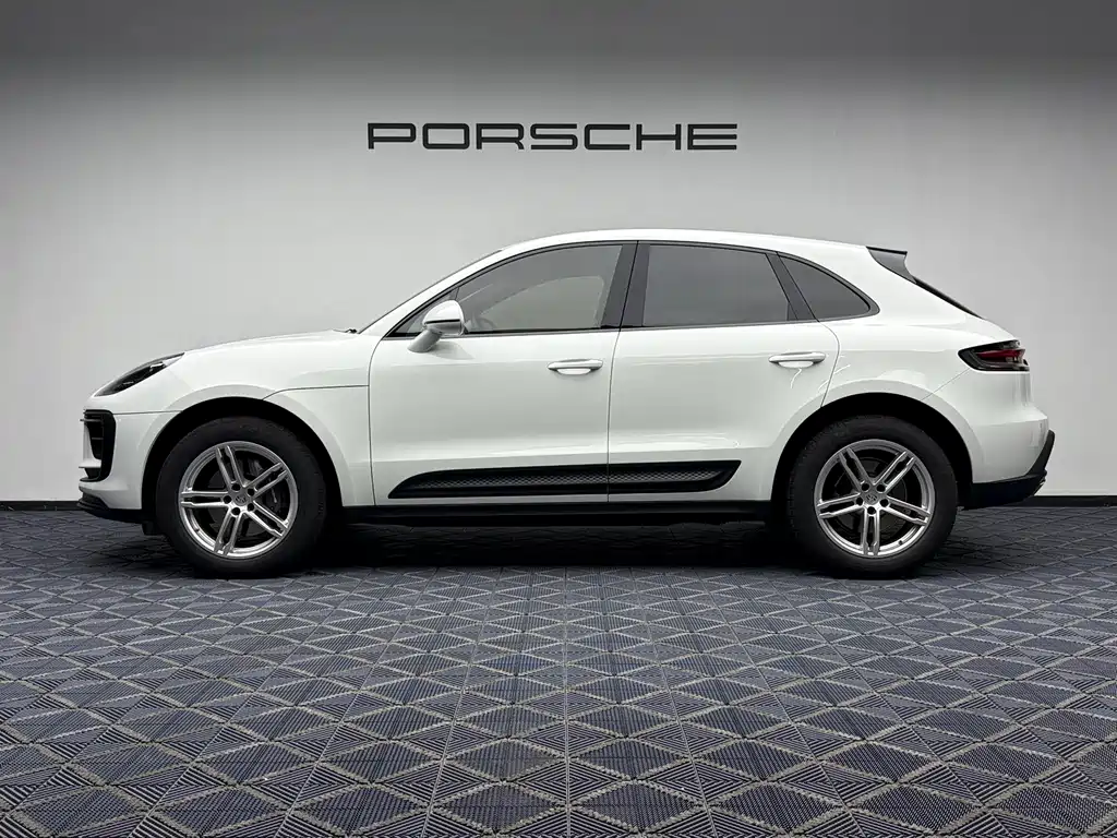 Porsche Macan — миниатюра 11