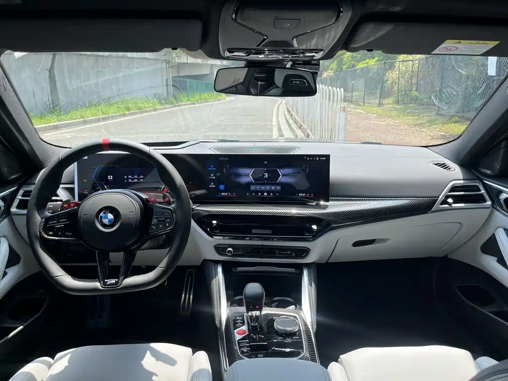 BMW M4 — миниатюра 10