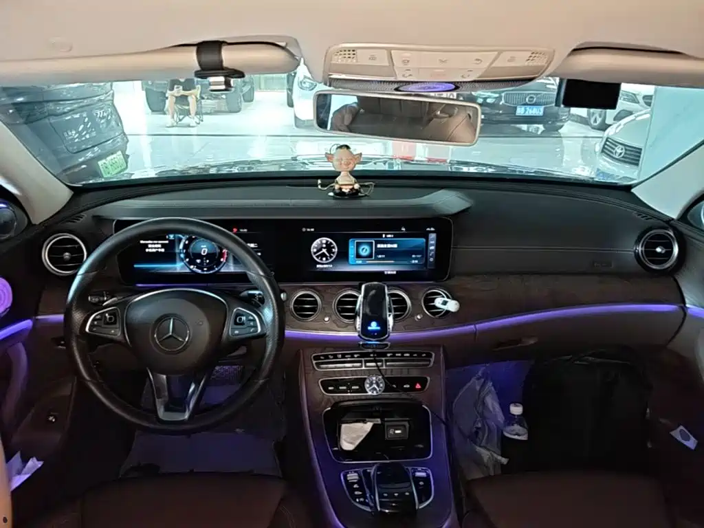 Mercedes-Benz E-Class — миниатюра 10