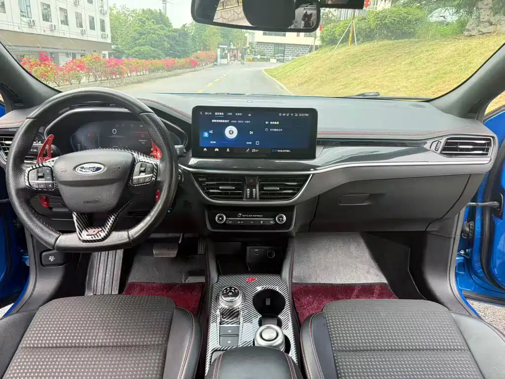Ford Focus 2021 EcoBoost 180 AT ST Line