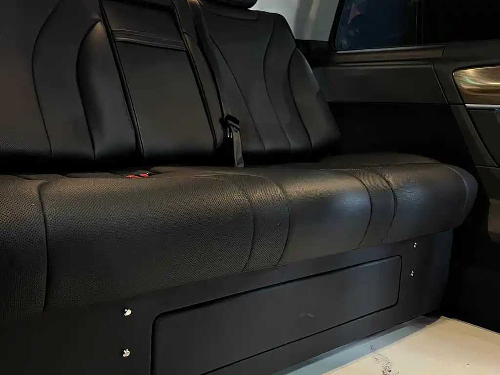 MERCEDES-BENZ V CLASS