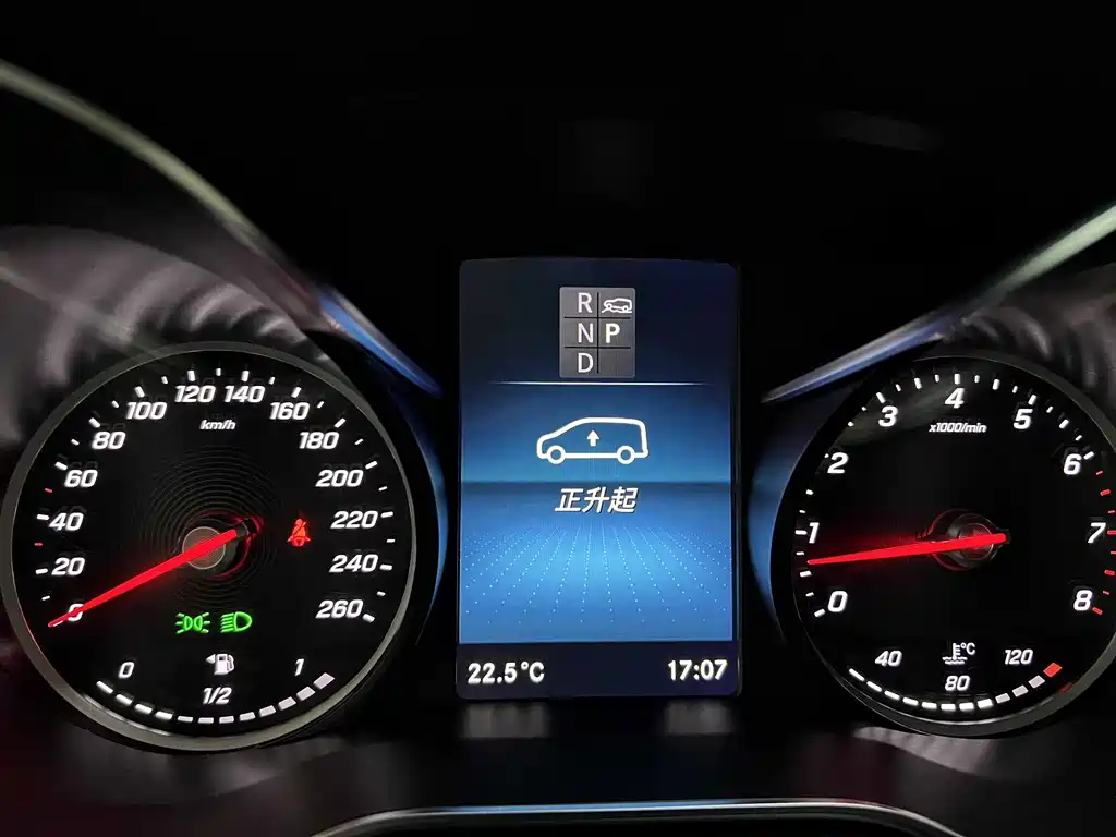 MERCEDES-BENZ V CLASS