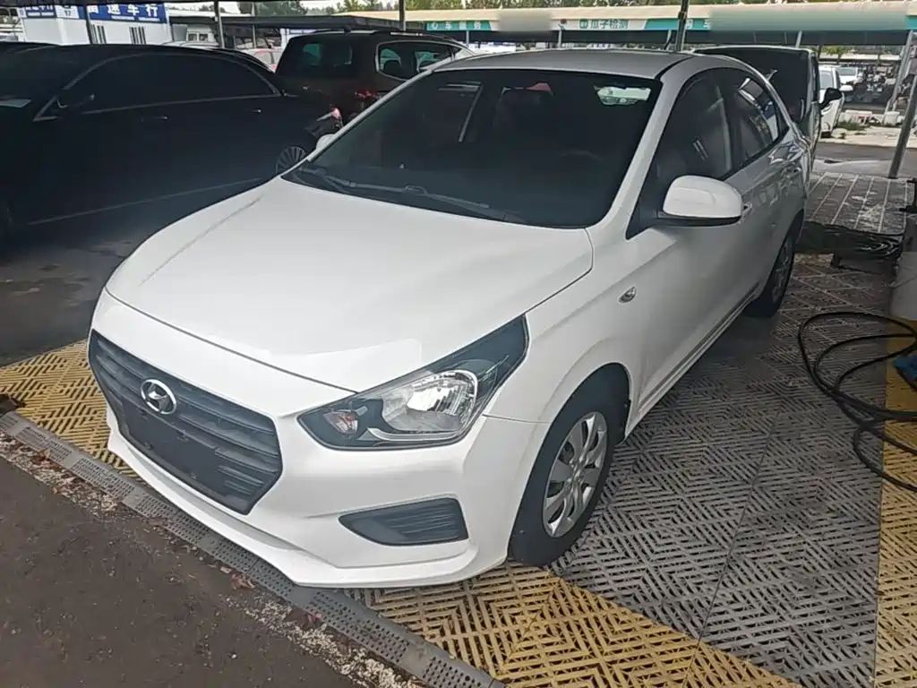 Hyundai Verna — миниатюра 2