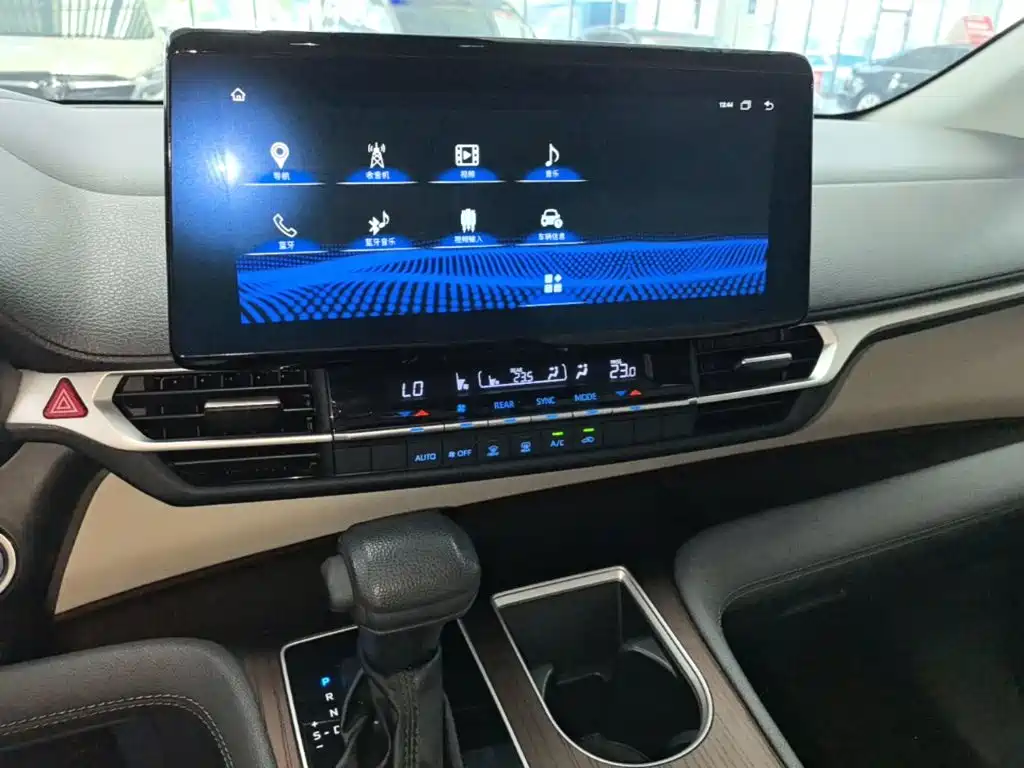Toyota Sienna — миниатюра 13