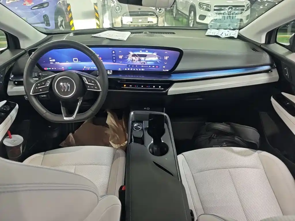 Buick E4 — миниатюра 10