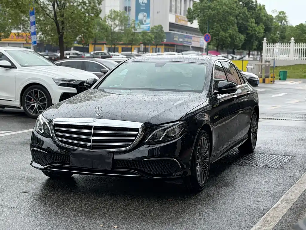 Mercedes-Benz E-Class — миниатюра 2