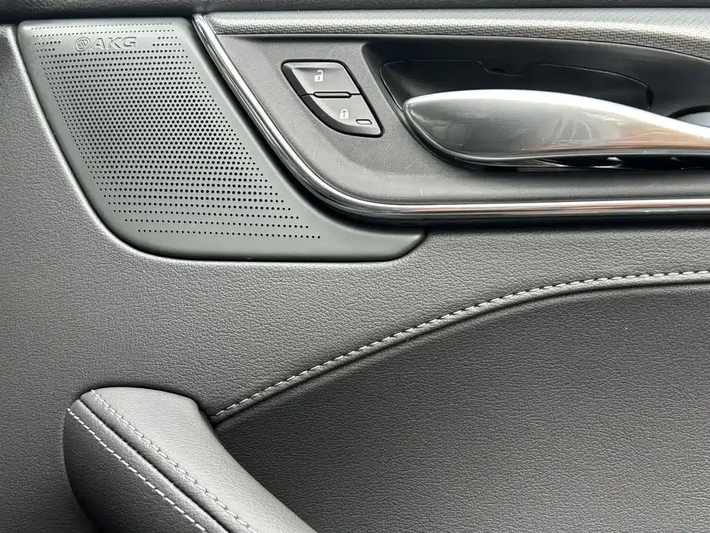 Cadillac CT5 — миниатюра 22