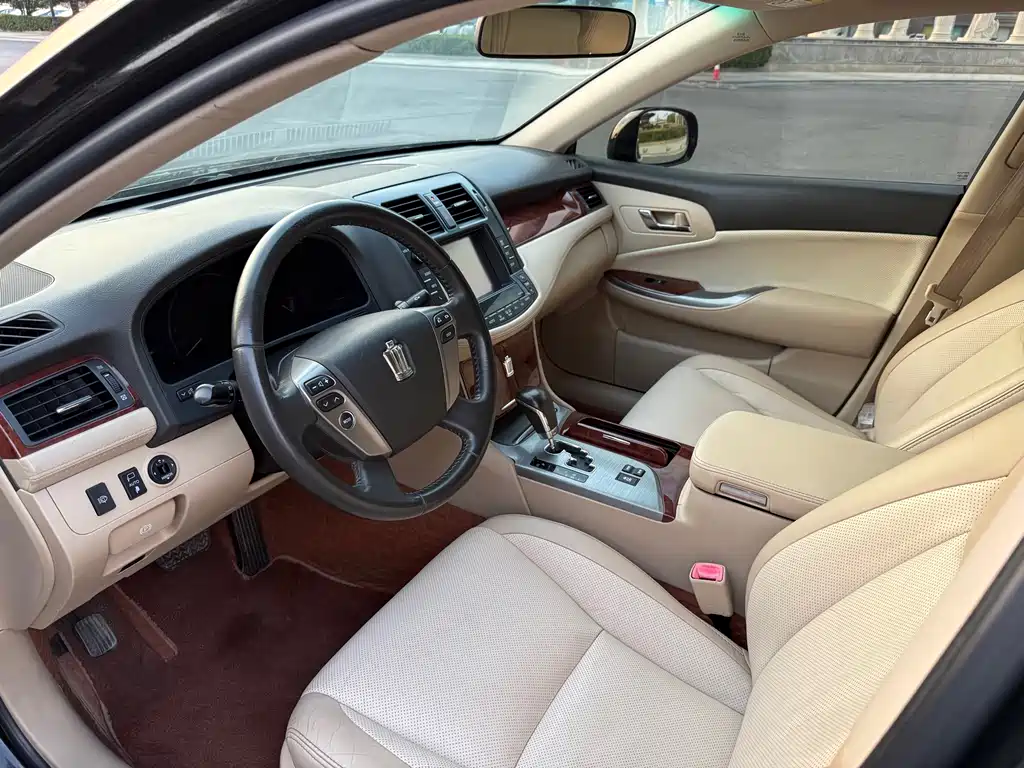 Toyota Crown — миниатюра 5